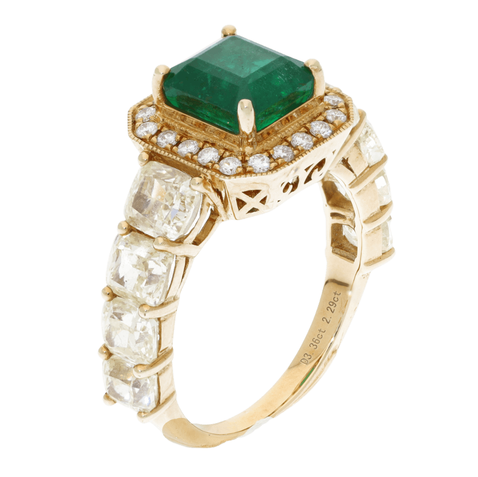 Aura of Emerald Ring